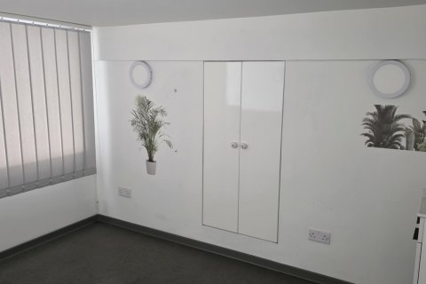 2 rooms Shop in Nicosia,  No. 39616 17