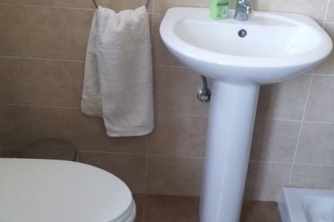 2 bedrooms Apartment in Larnaca, Larnaka,  No. 39613 11