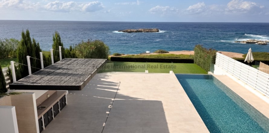 5 bedrooms Villa in Sea Caves, Pegeia, Paphos,  No. 39441