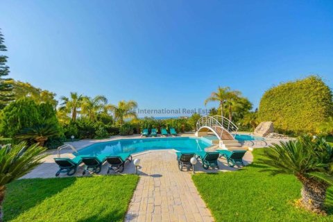 4 bedrooms Villa in Coral Bay, Pegeia, Paphos,  No. 39447 16