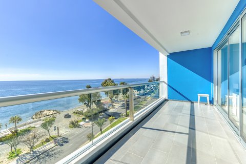 3 bedrooms Apartment in Limassol, Cyprus No. 28125