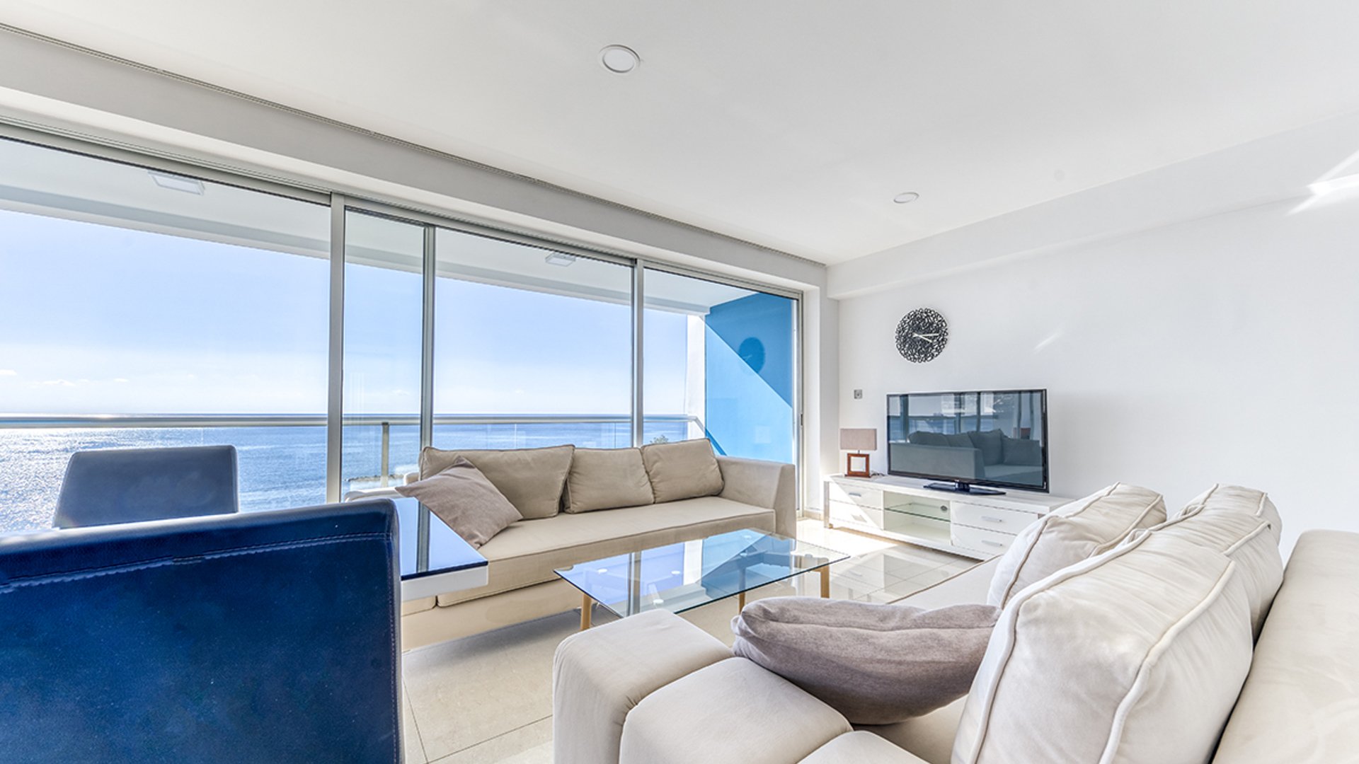 3 bedrooms Apartment in Limassol, Cyprus No. 28125