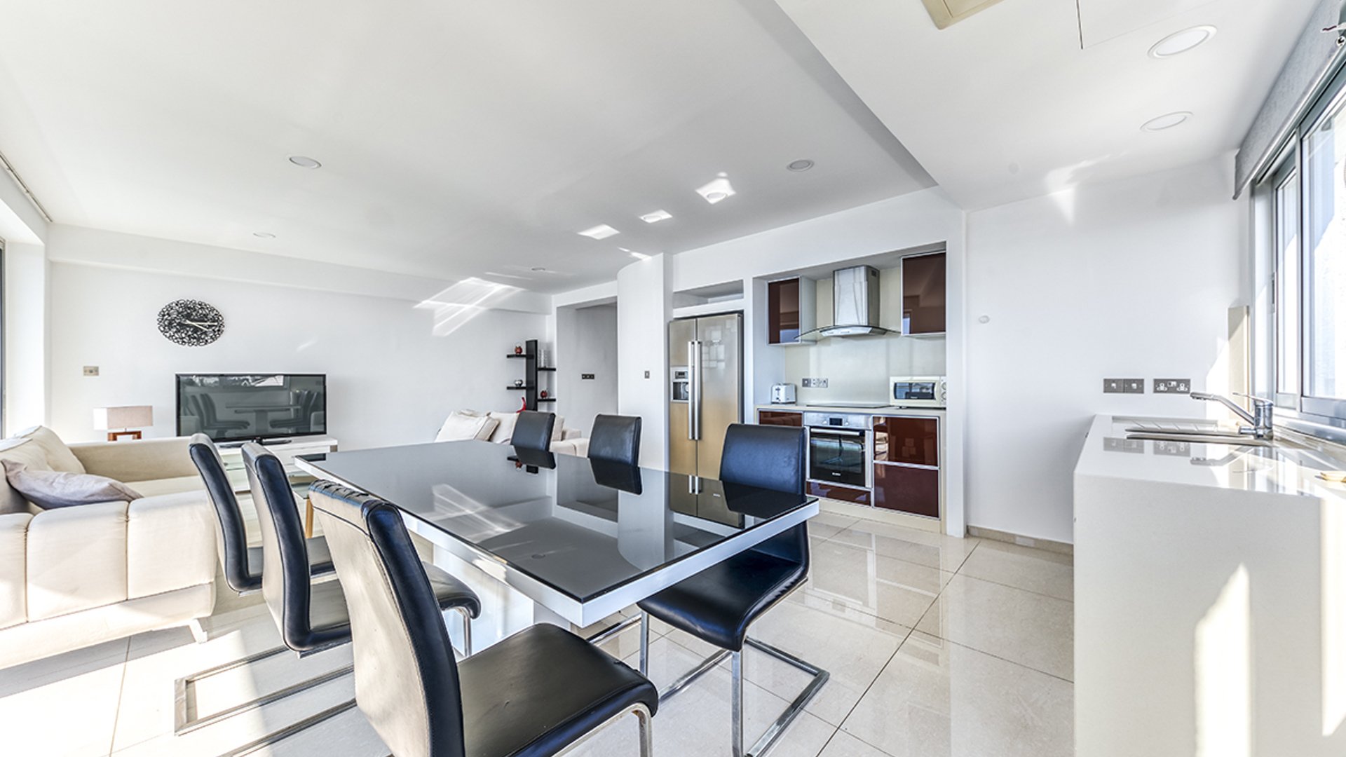 3 bedrooms Apartment in Limassol, Cyprus No. 28125