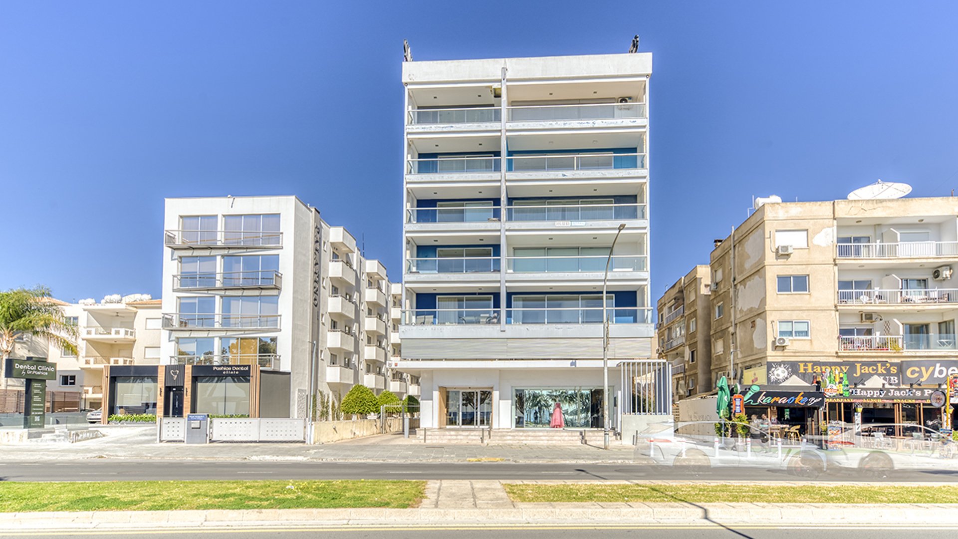 3 bedrooms Apartment in Limassol, Cyprus No. 28125