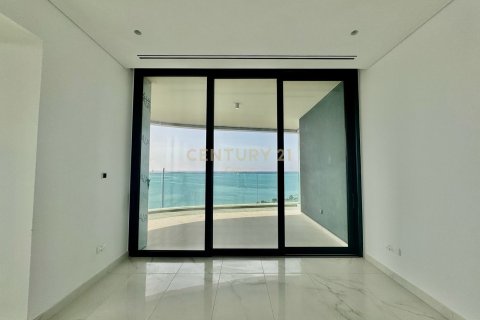 3 bedrooms Apartment in Limassol,  No. 32712 4