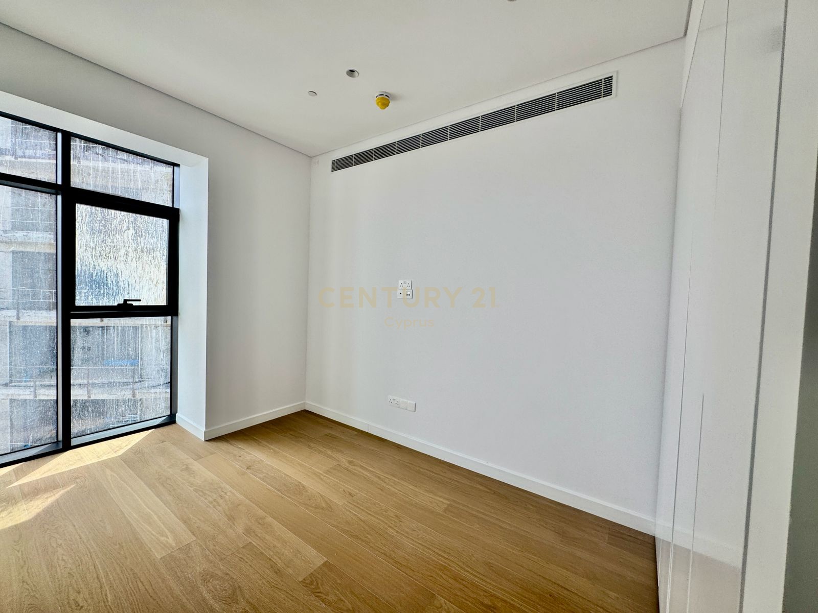 3 bedrooms Apartment in Limassol, Cyprus No. 32712