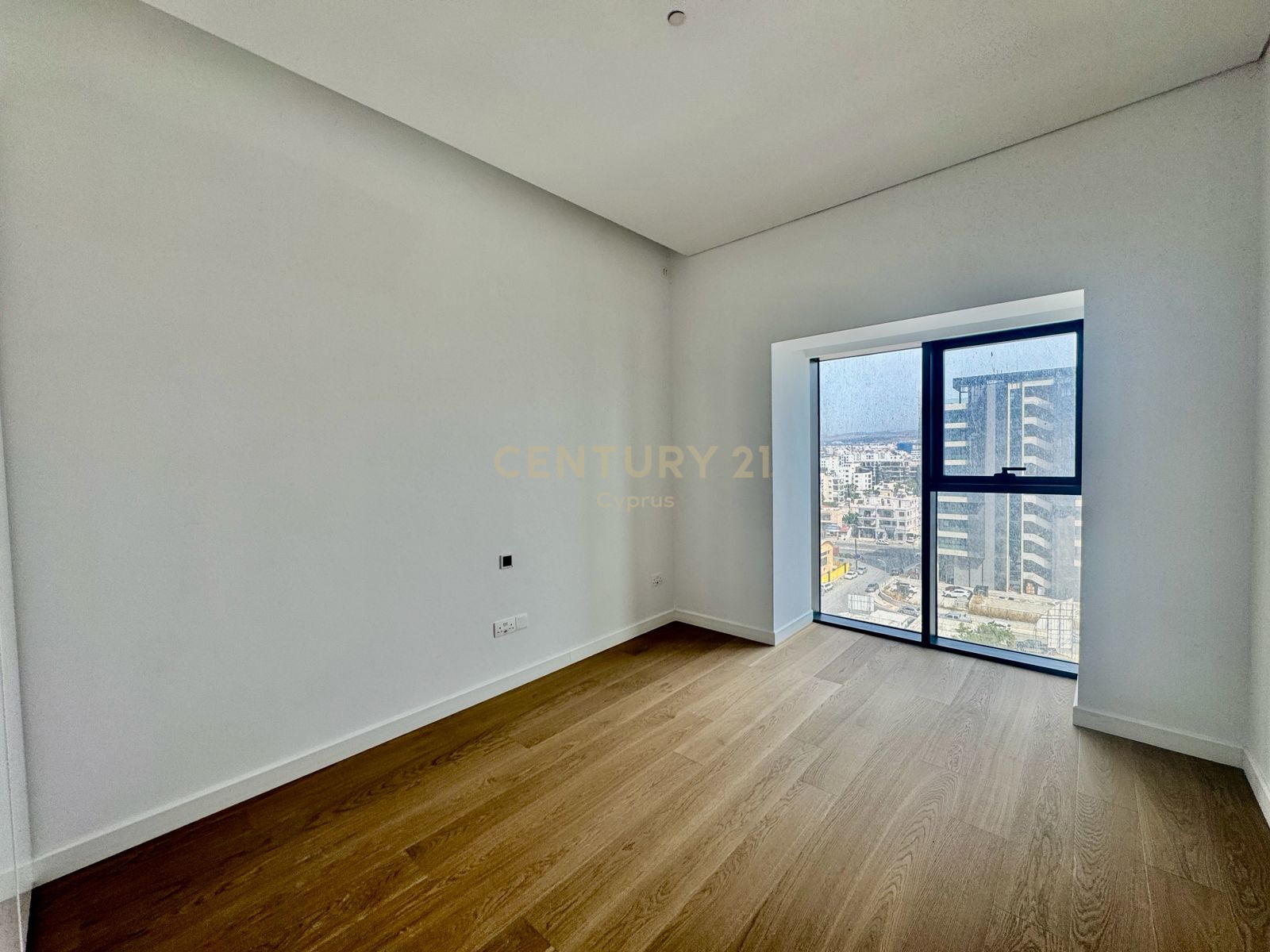 3 bedrooms Apartment in Limassol, Cyprus No. 32712
