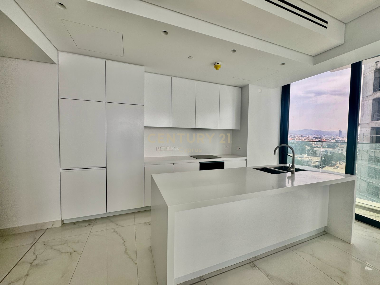 3 bedrooms Apartment in Limassol, Cyprus No. 32712