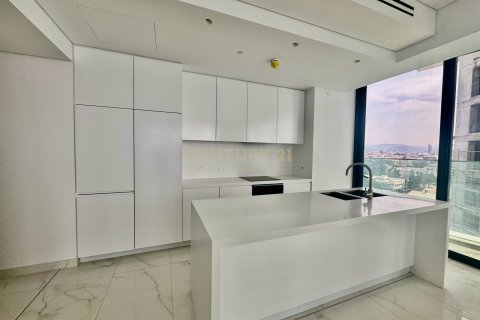3 bedrooms Apartment in Limassol,  No. 32712 2