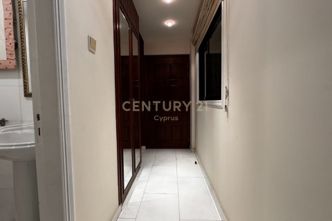 Квартира с 4 спальнями в Агиос Тихонас, Лимасол, № 53912 24