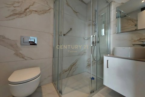3 bedrooms Penthouse in Mesa Geitonia, Limassol, No. 53913 8