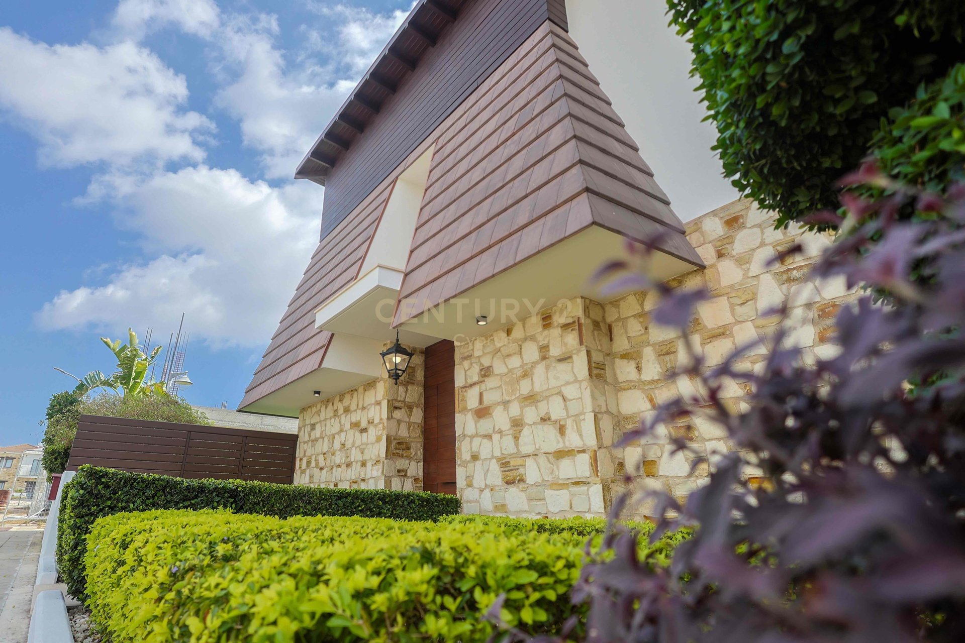 4 bedrooms Villa in Larnaca, Larnaka, Cyprus No. 54055