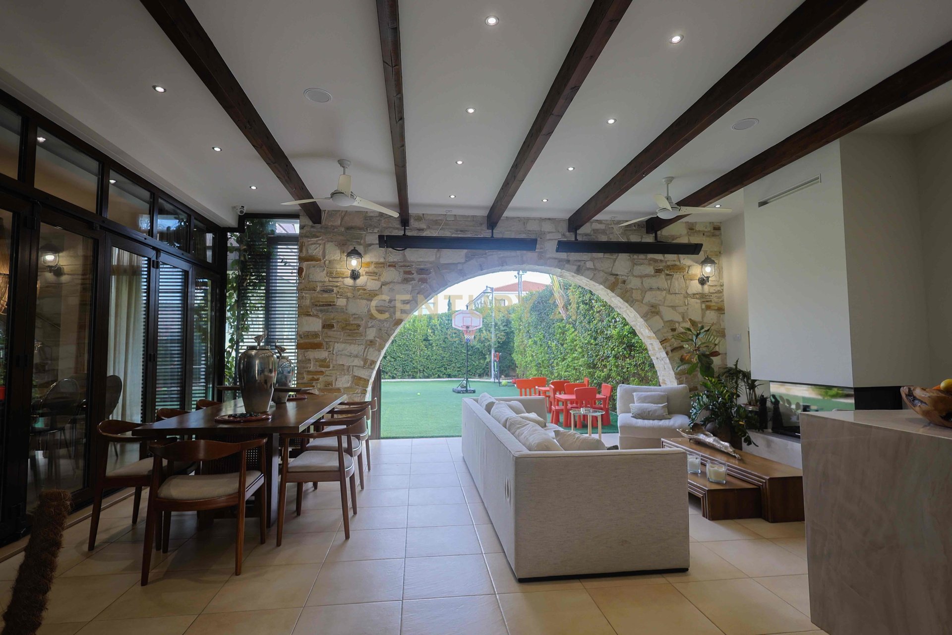 4 bedrooms Villa in Larnaca, Larnaka, Cyprus No. 54055
