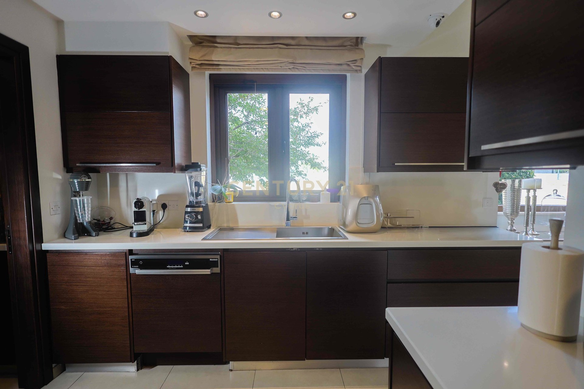 4 bedrooms Villa in Larnaca, Larnaka, Cyprus No. 54055