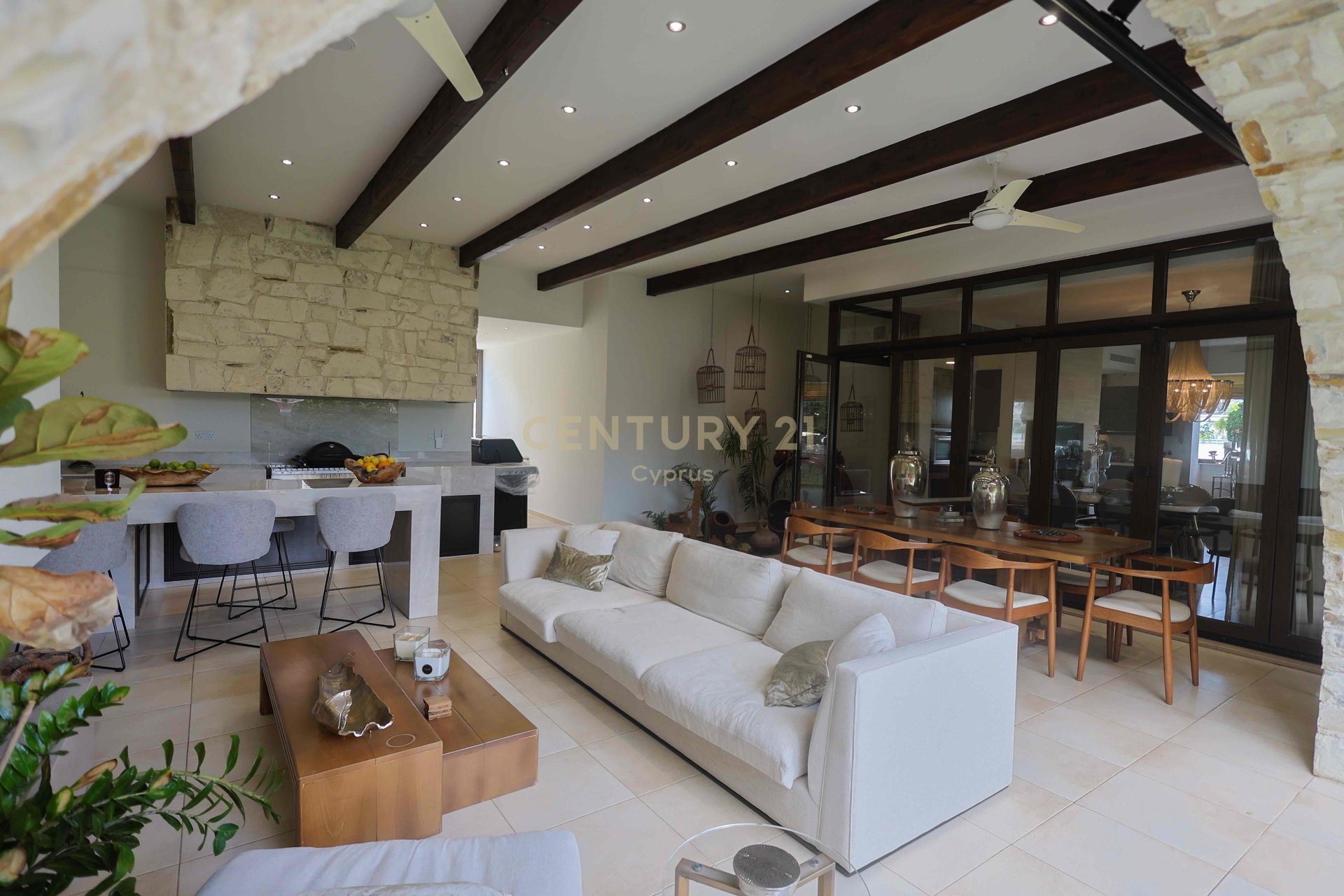 4 bedrooms Villa in Larnaca, Larnaka, Cyprus No. 54055