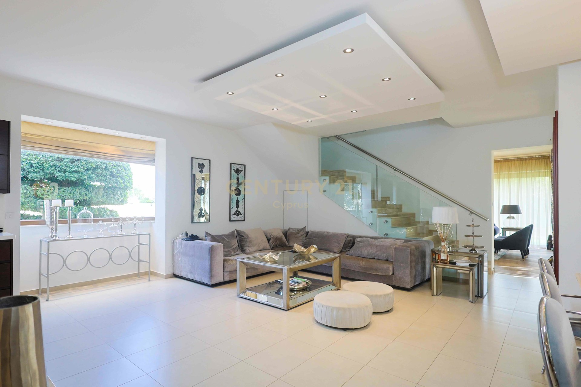 4 bedrooms Villa in Larnaca, Larnaka, Cyprus No. 54055