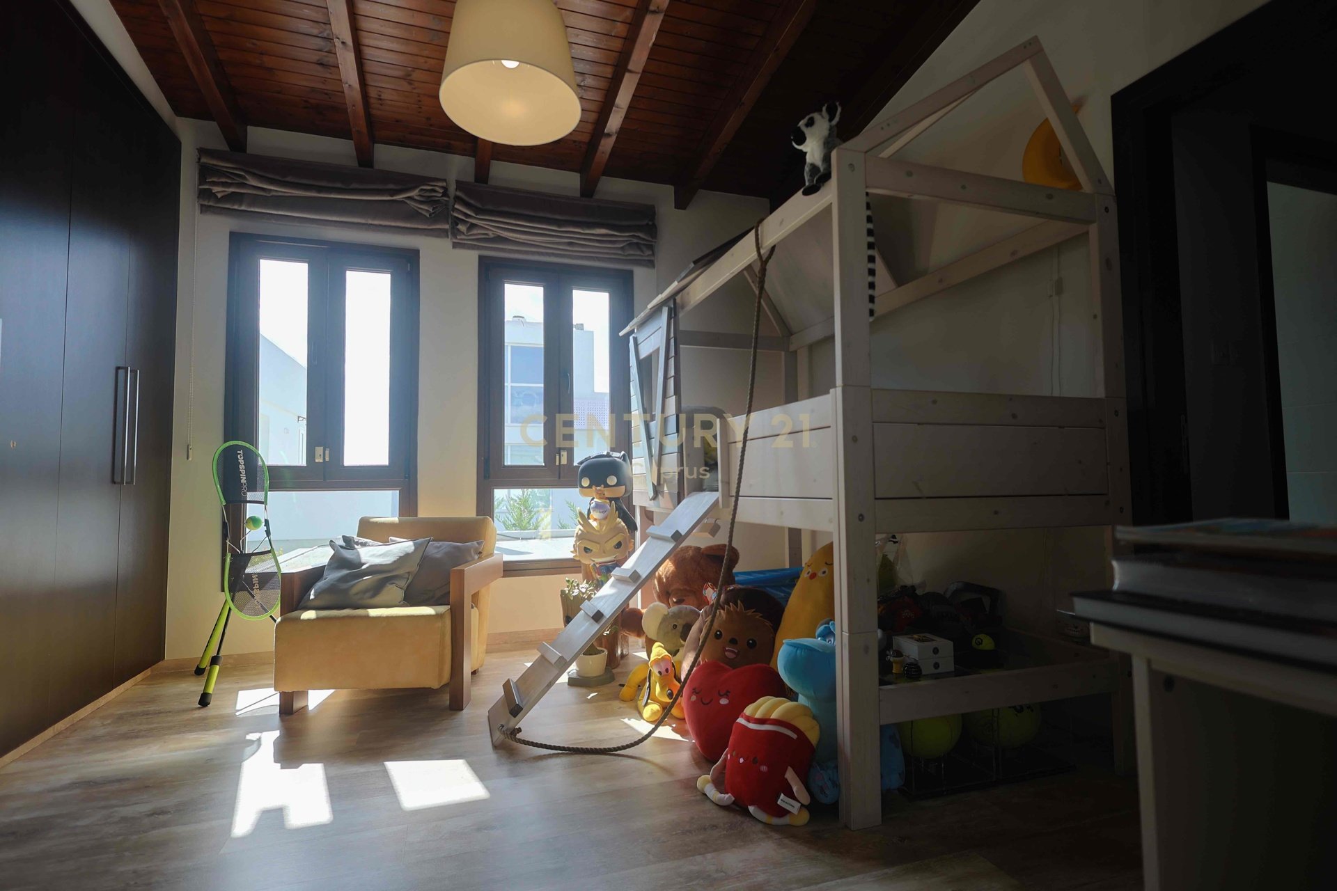 4 bedrooms Villa in Larnaca, Larnaka, Cyprus No. 54055