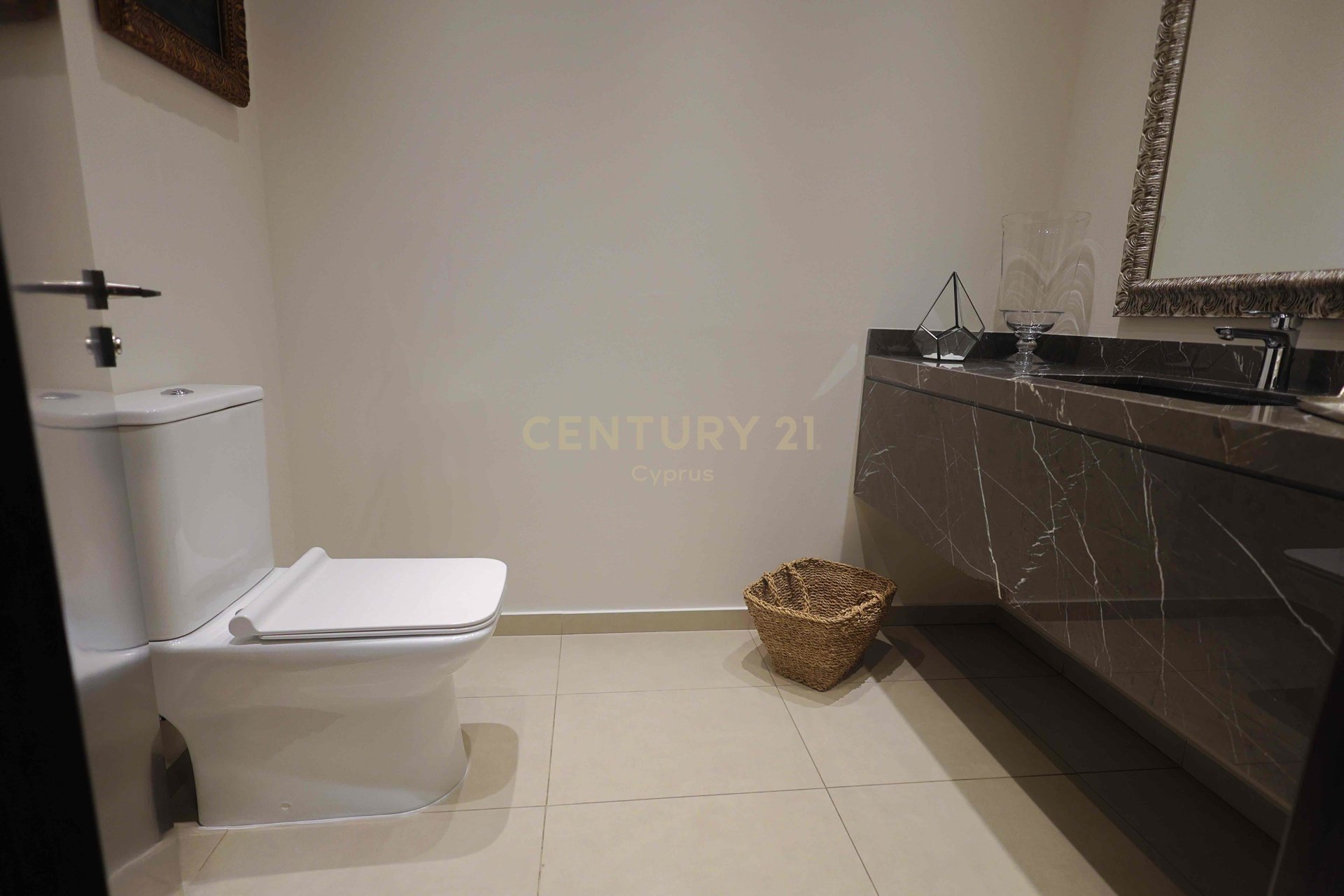4 bedrooms Villa in Larnaca, Larnaka, Cyprus No. 54055