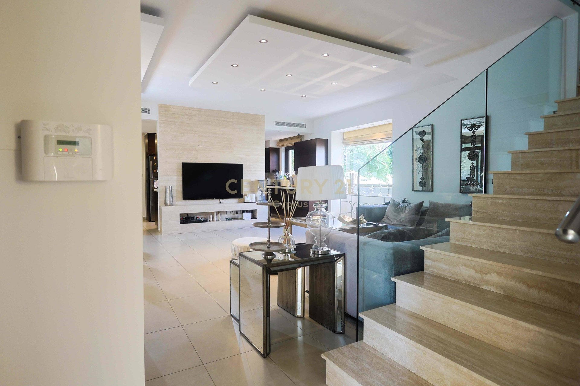 4 bedrooms Villa in Larnaca, Larnaka, Cyprus No. 54055