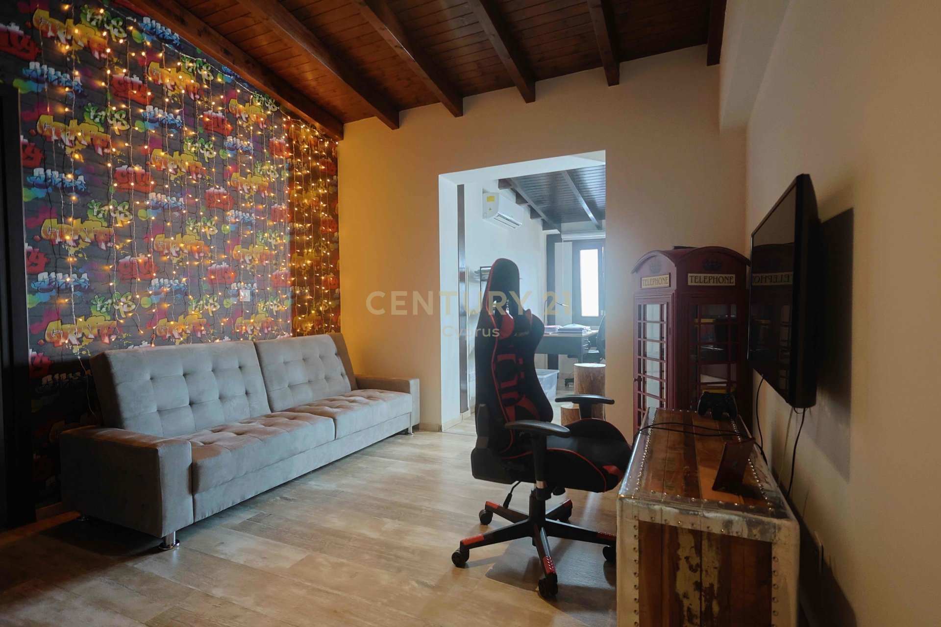 4 bedrooms Villa in Larnaca, Larnaka, Cyprus No. 54055