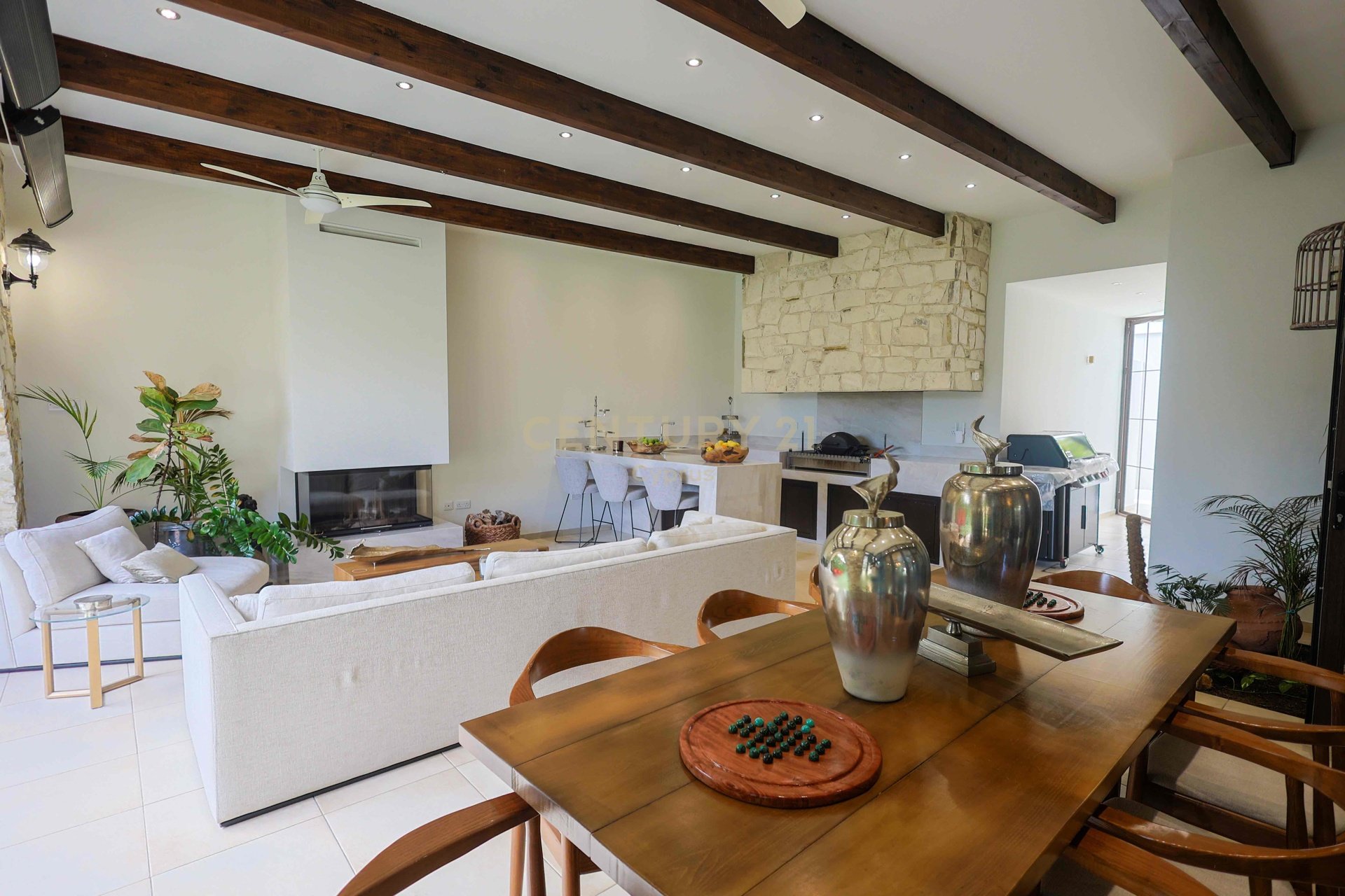 4 bedrooms Villa in Larnaca, Larnaka, Cyprus No. 54055