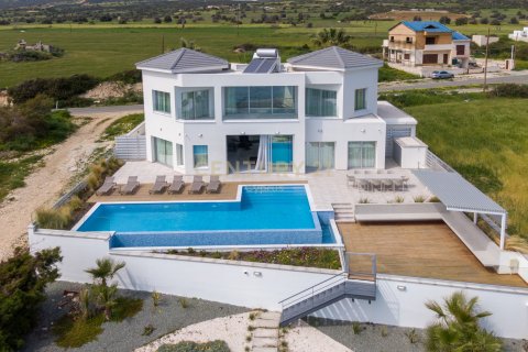 5 dormitorios Villa en Agios Theodoros, Limassol,  No. 56122