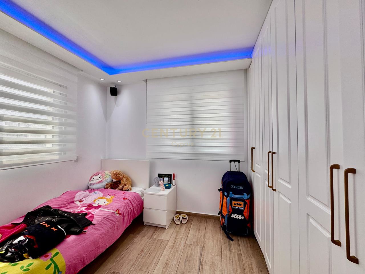3 bedrooms Penthouse in Zakaki, Limassol, Cyprus No. 35868