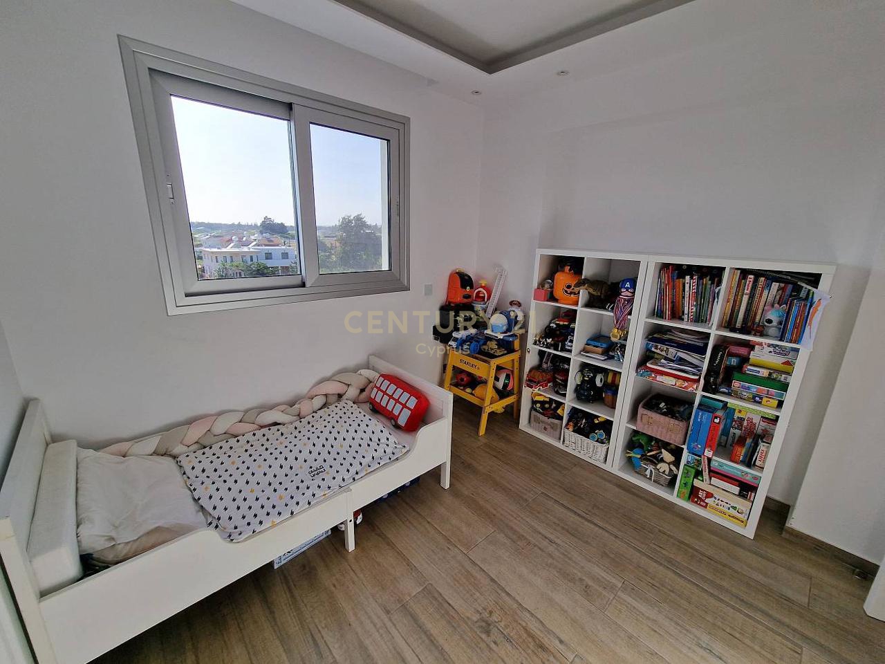 3 bedrooms Penthouse in Zakaki, Limassol, Cyprus No. 35868