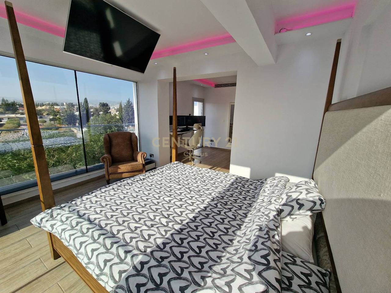 3 bedrooms Penthouse in Zakaki, Limassol, Cyprus No. 35868