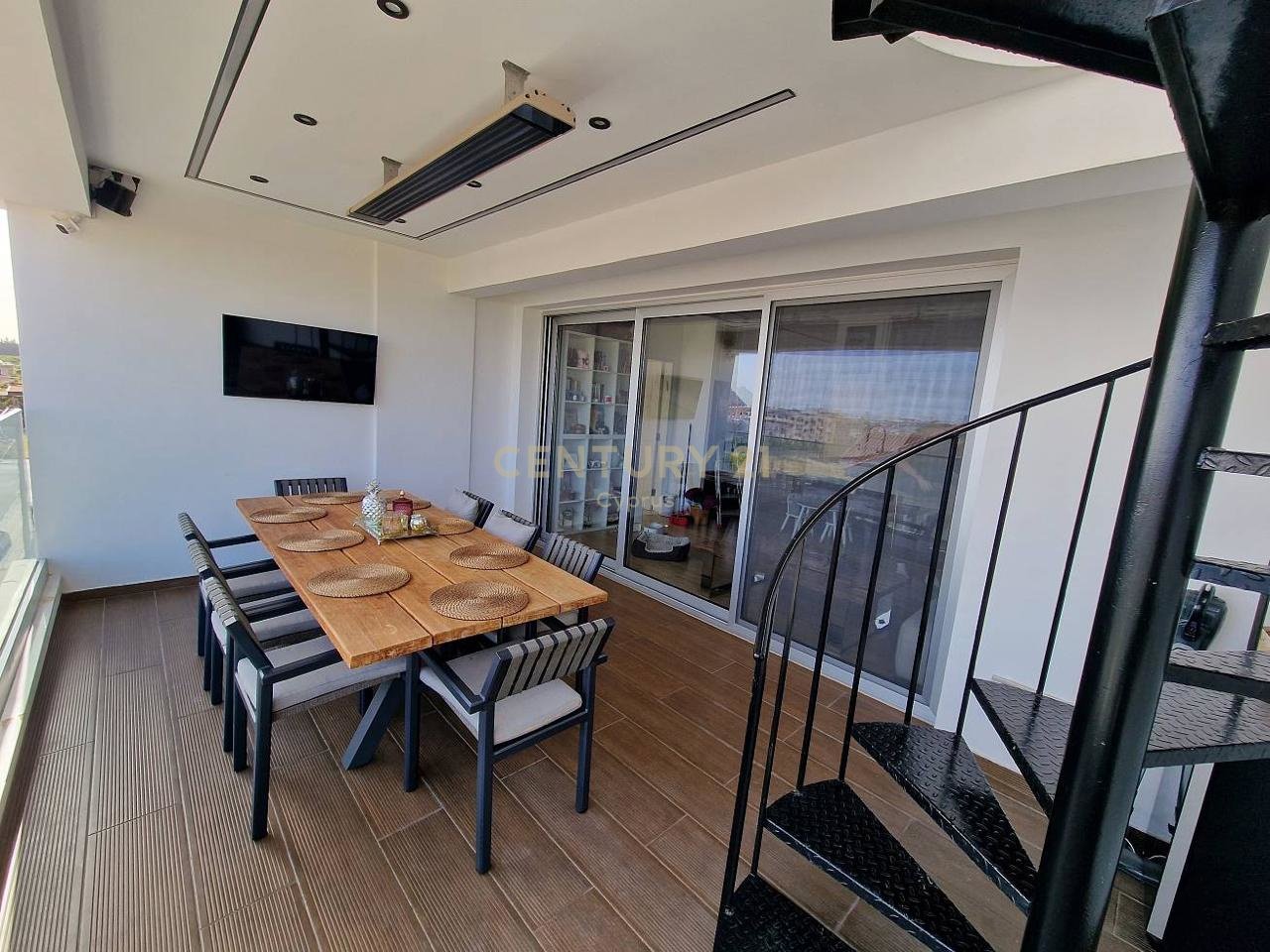 3 bedrooms Penthouse in Zakaki, Limassol, Cyprus No. 35868