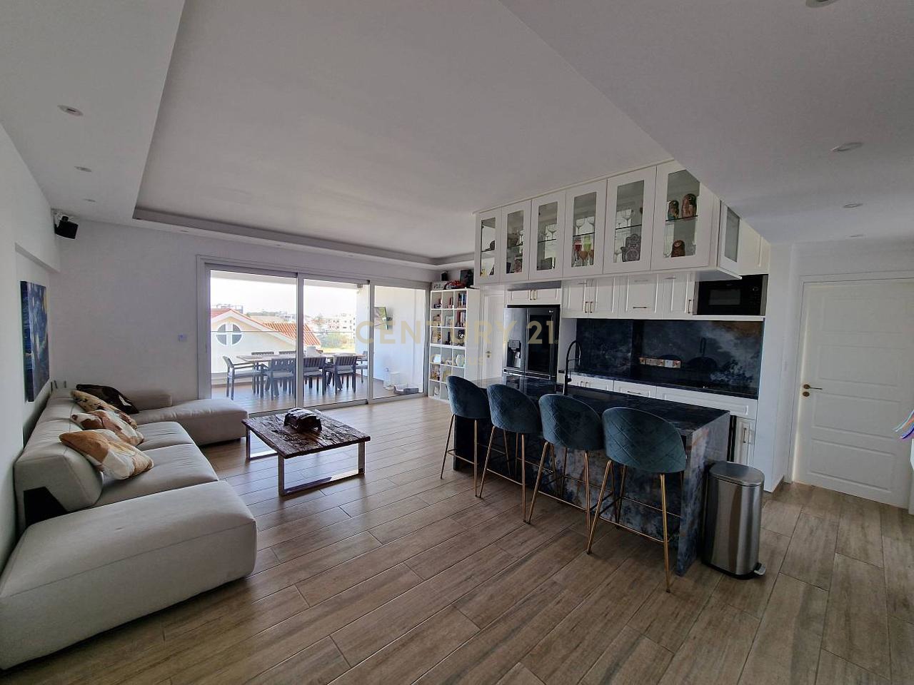 3 bedrooms Penthouse in Zakaki, Limassol, Cyprus No. 35868