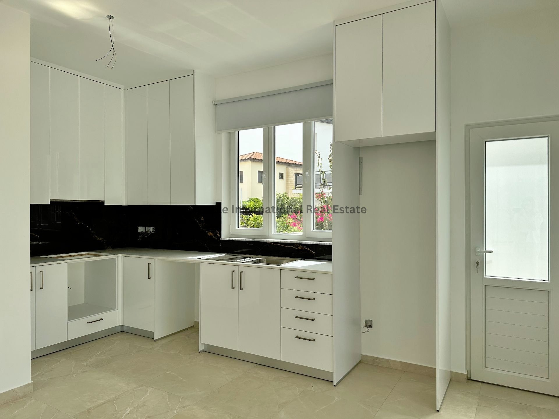3 bedrooms Villa in Larnaka, Cyprus No. 8529