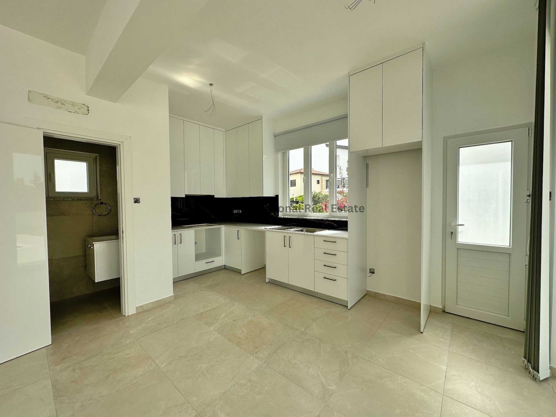 3 bedrooms Villa in Larnaka, Cyprus No. 8529