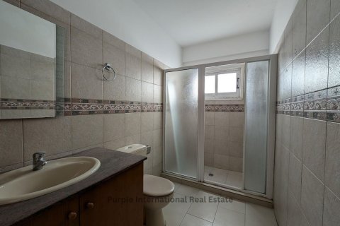 Магазин 80м2 в Лакатамия, Никосия, Кипр № 37218 17