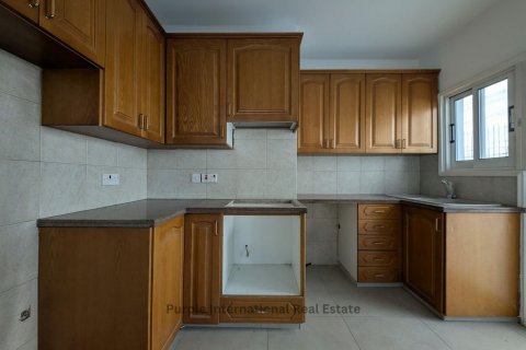 Магазин 80м2 в Лакатамия, Никосия, Кипр № 37218 13