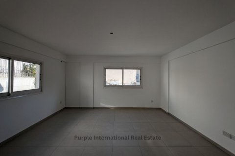 Магазин 80м2 в Лакатамия, Никосия, Кипр № 37218 20