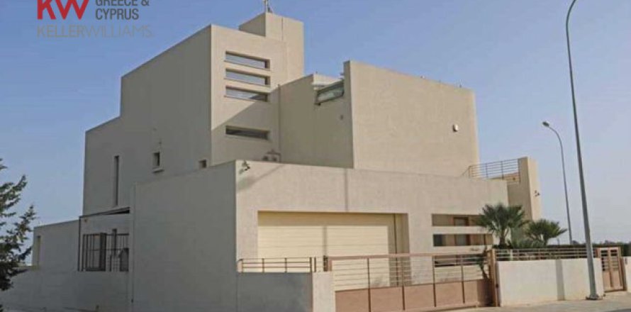 7 bedrooms Villa in Liopetri, Ammochostos,  No. 40626