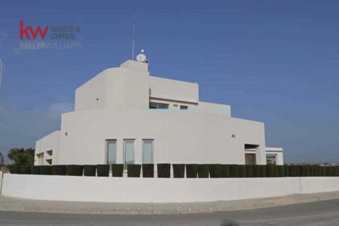 7 bedrooms Villa in Liopetri, Ammochostos,  No. 40626 2