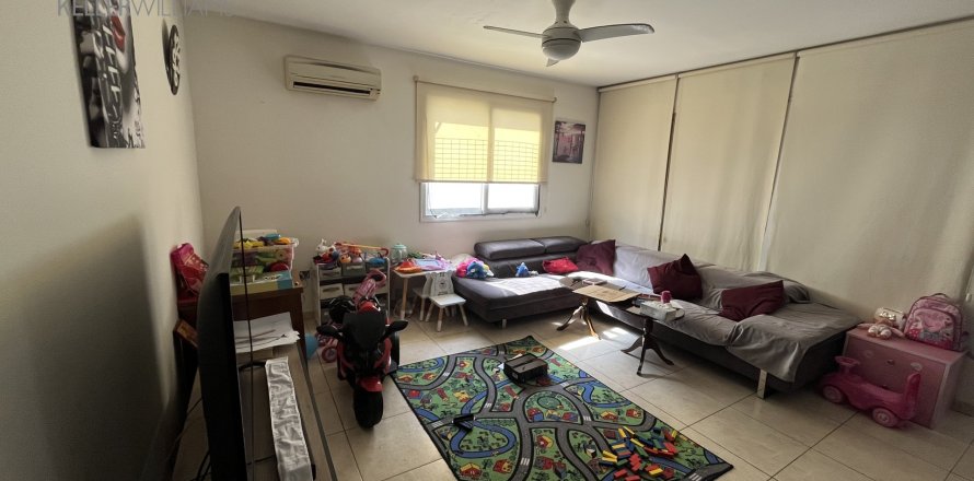 3 bedrooms Apartment in Larnaca, Larnaka,  No. 40624