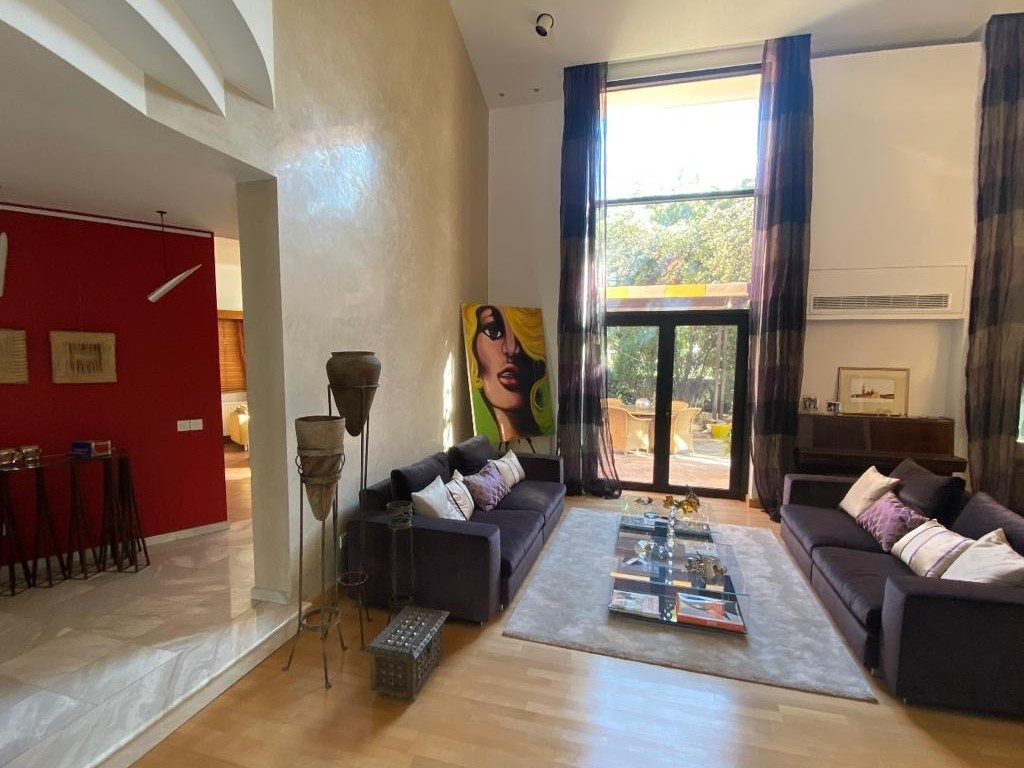 4 bedrooms Villa in Germasogeia, Limassol, Cyprus No. 6448
