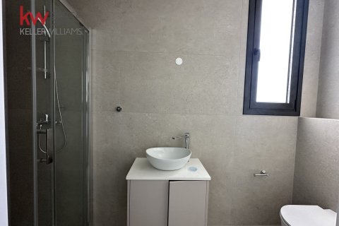 2 bedrooms Apartment in Larnaca, Larnaka,  No. 39489 11