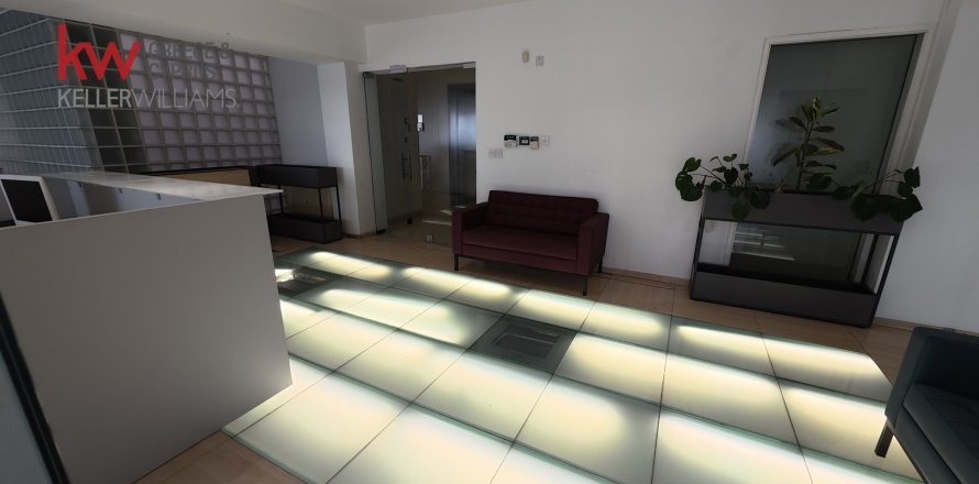 470m2 Office in Strovolos, Nicosia, No. 39487