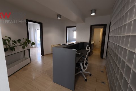 470m2 Office in Strovolos, Nicosia, No. 39487 10