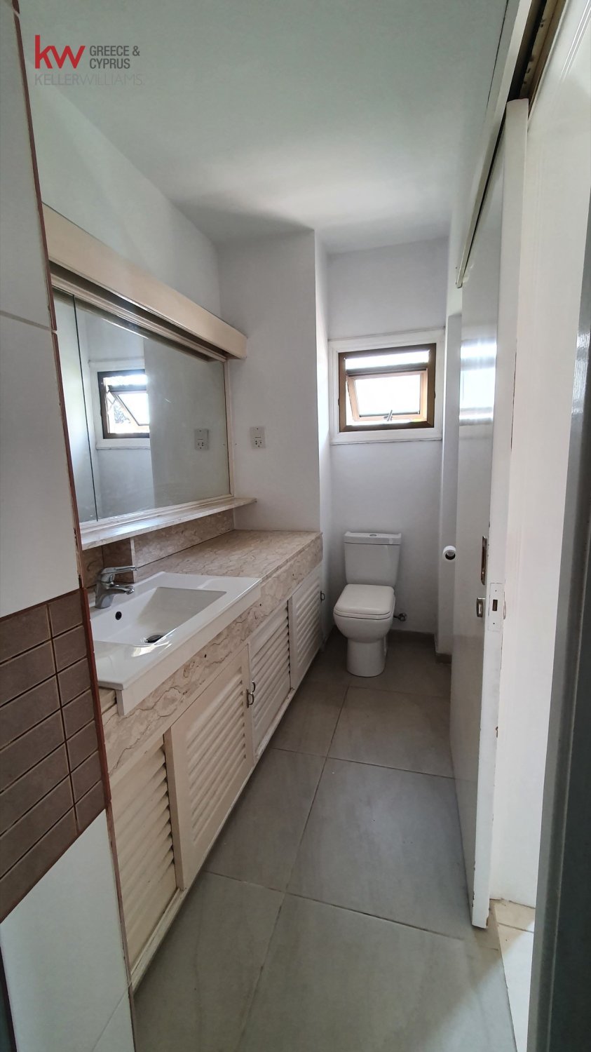 Квартира с 4 спальнями в Никосия, Кипр № 39486