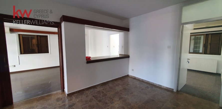 4 bedrooms Apartment in Nicosia,  No. 39486