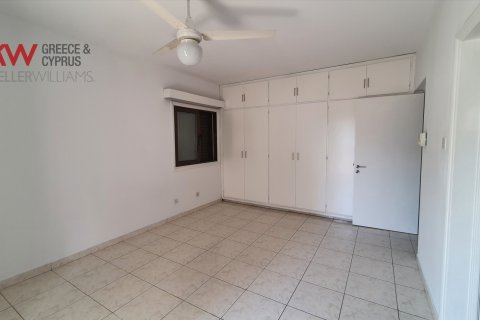 4 bedrooms Apartment in Nicosia,  No. 39486 2