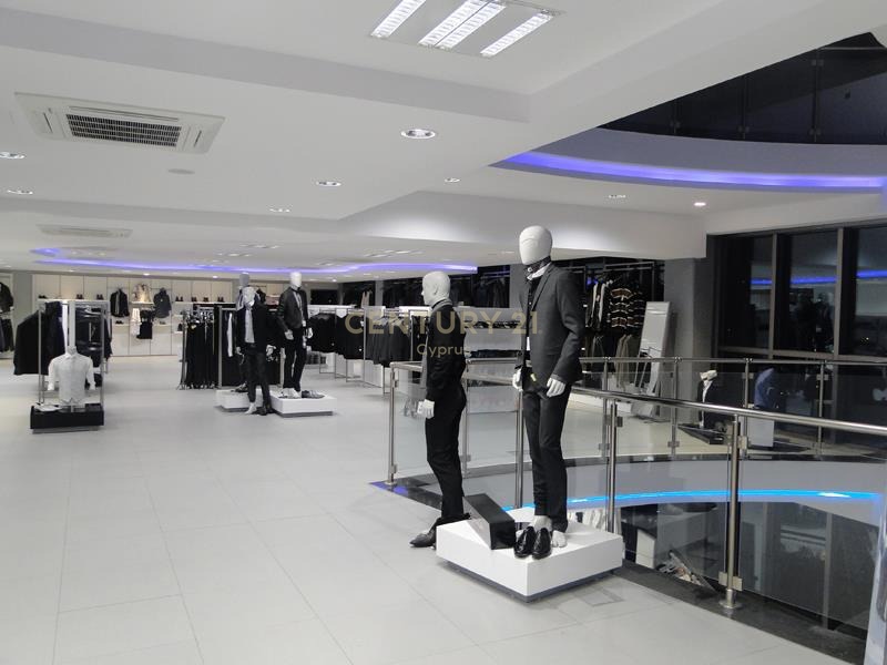3771m2 Propriété commerciale à Paphos, Chypre No. 55345