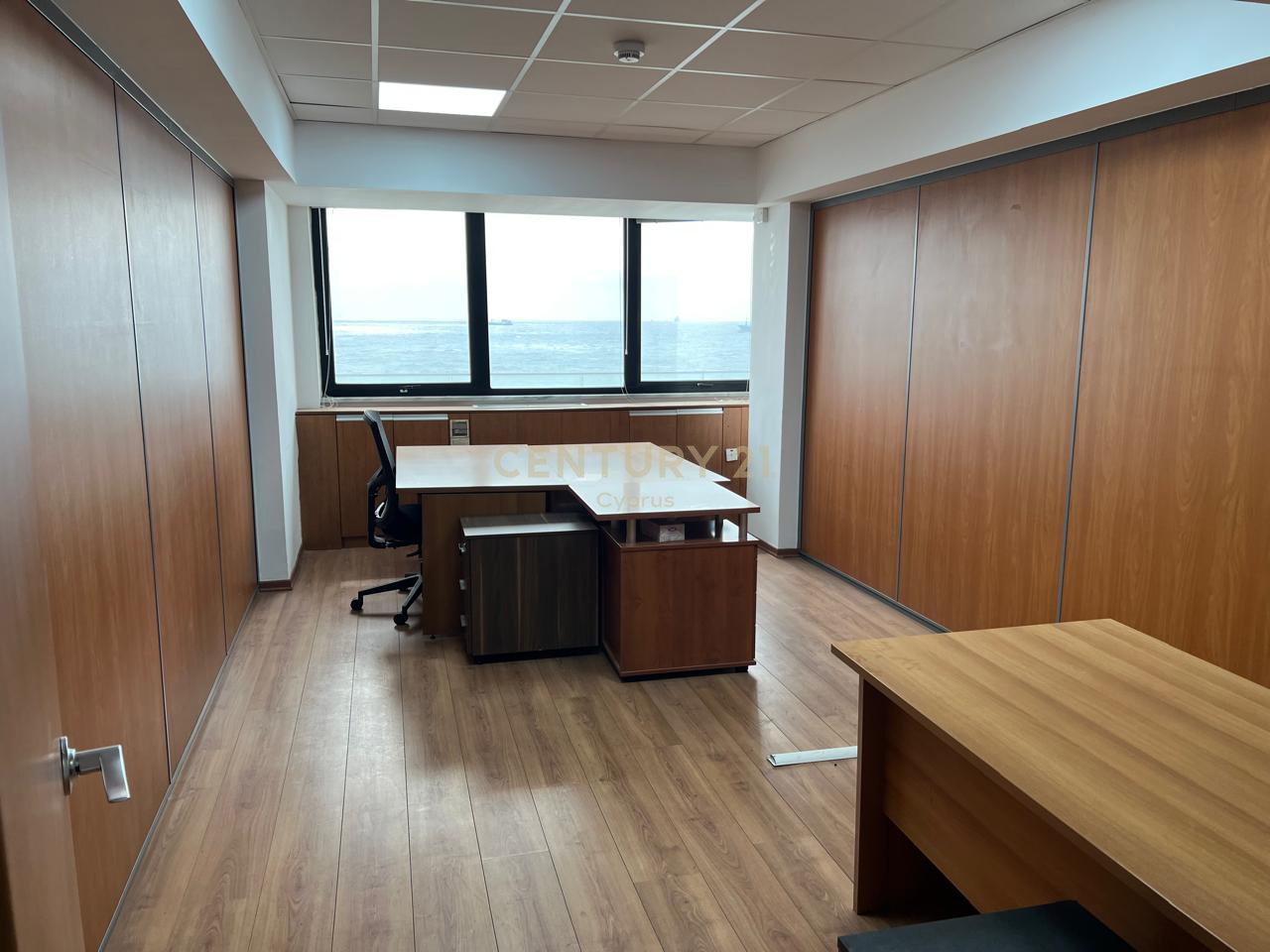 166m2 Oficina en Limassol, Chipre No. 53894