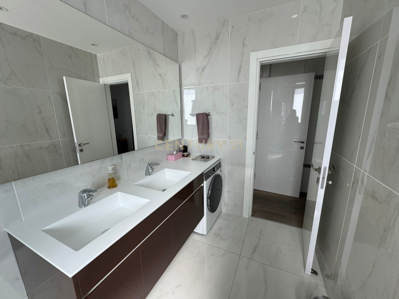 112m2 Oficina en Agios Tychonas, Limassol, Chipre No. 53896