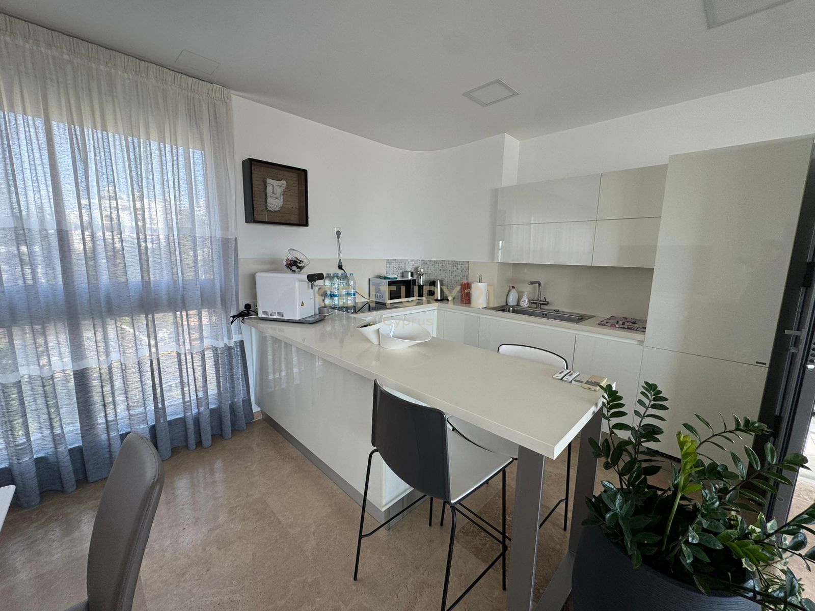 112m2 Oficina en Agios Tychonas, Limassol, Chipre No. 53896